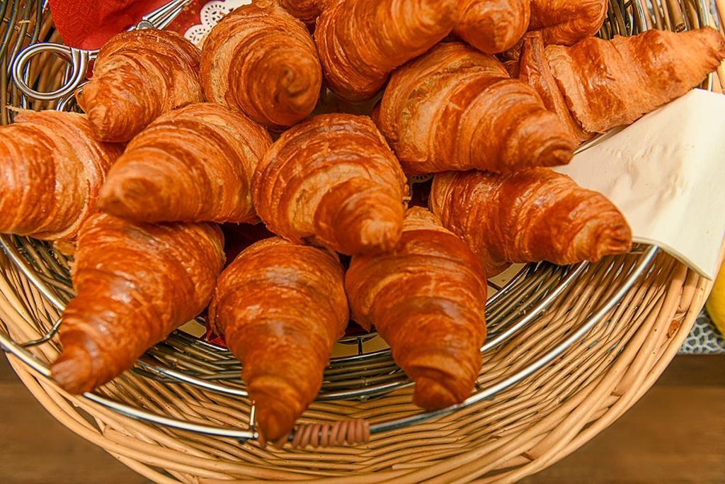 Hotel Des Alpes Bulle Center Экстерьер фото